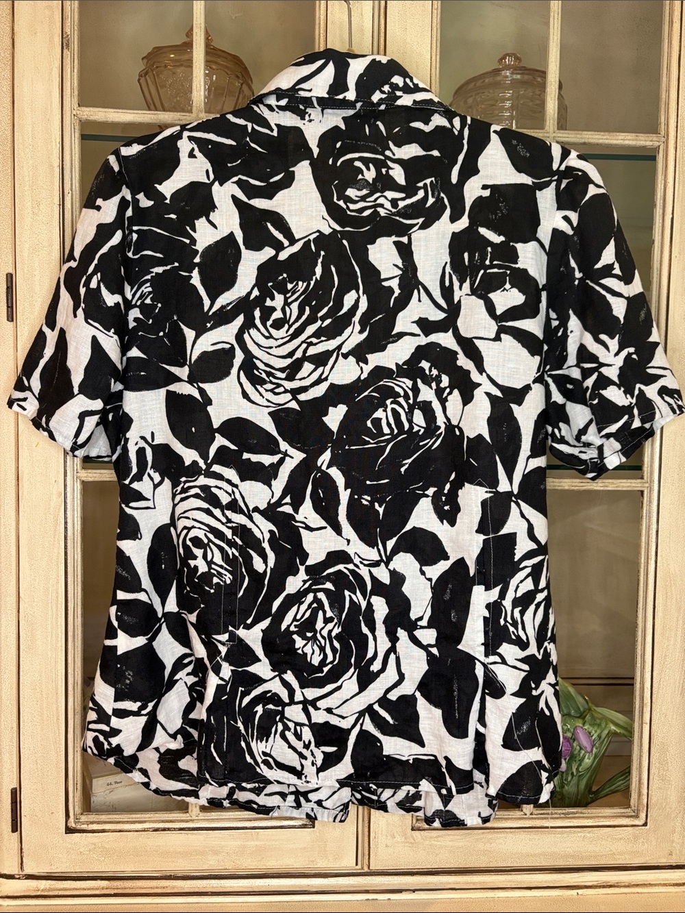 100% Linen Black & White Floral Button-Front Short Sleeve Shirt by Carol Little